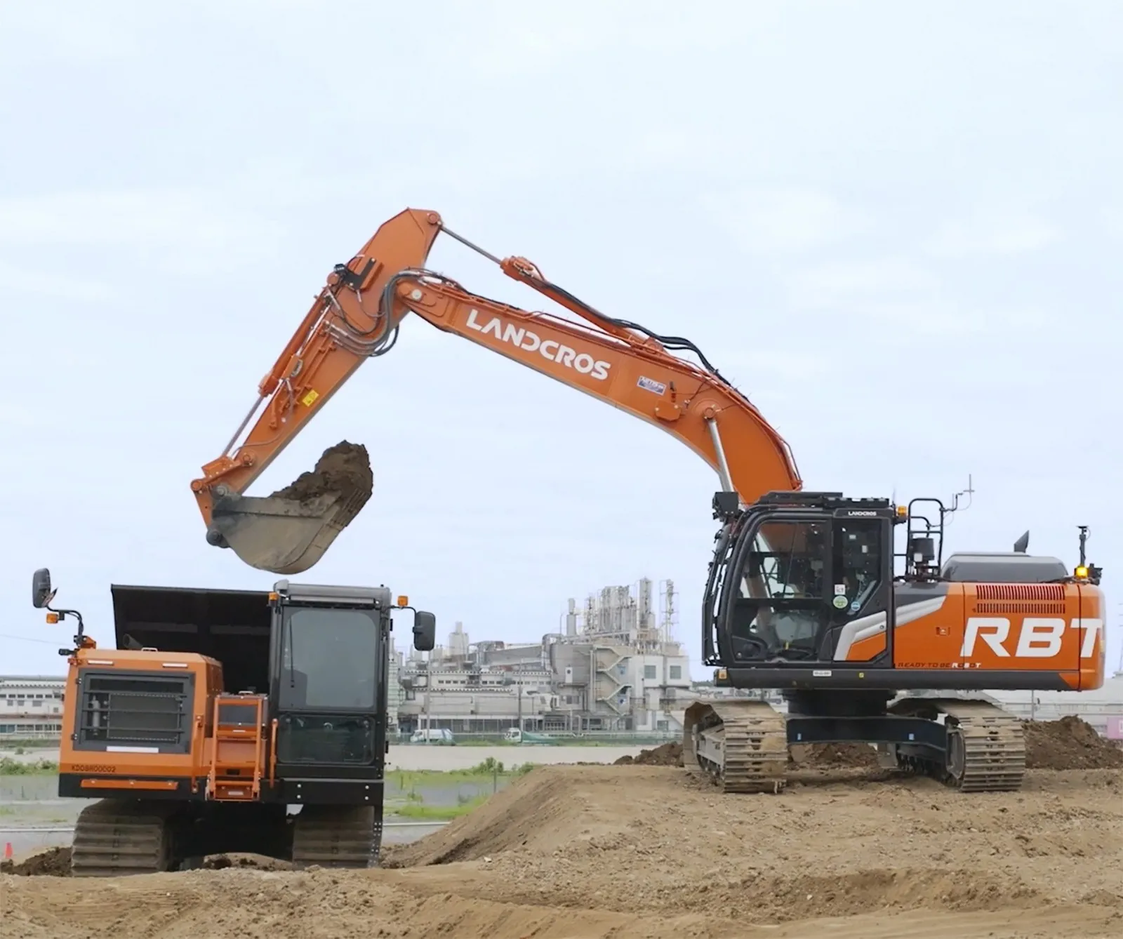 A medium hydraulic excavator performing excavation work. Image: Hitachi Construction Machinery (press image, 9 September 2026)